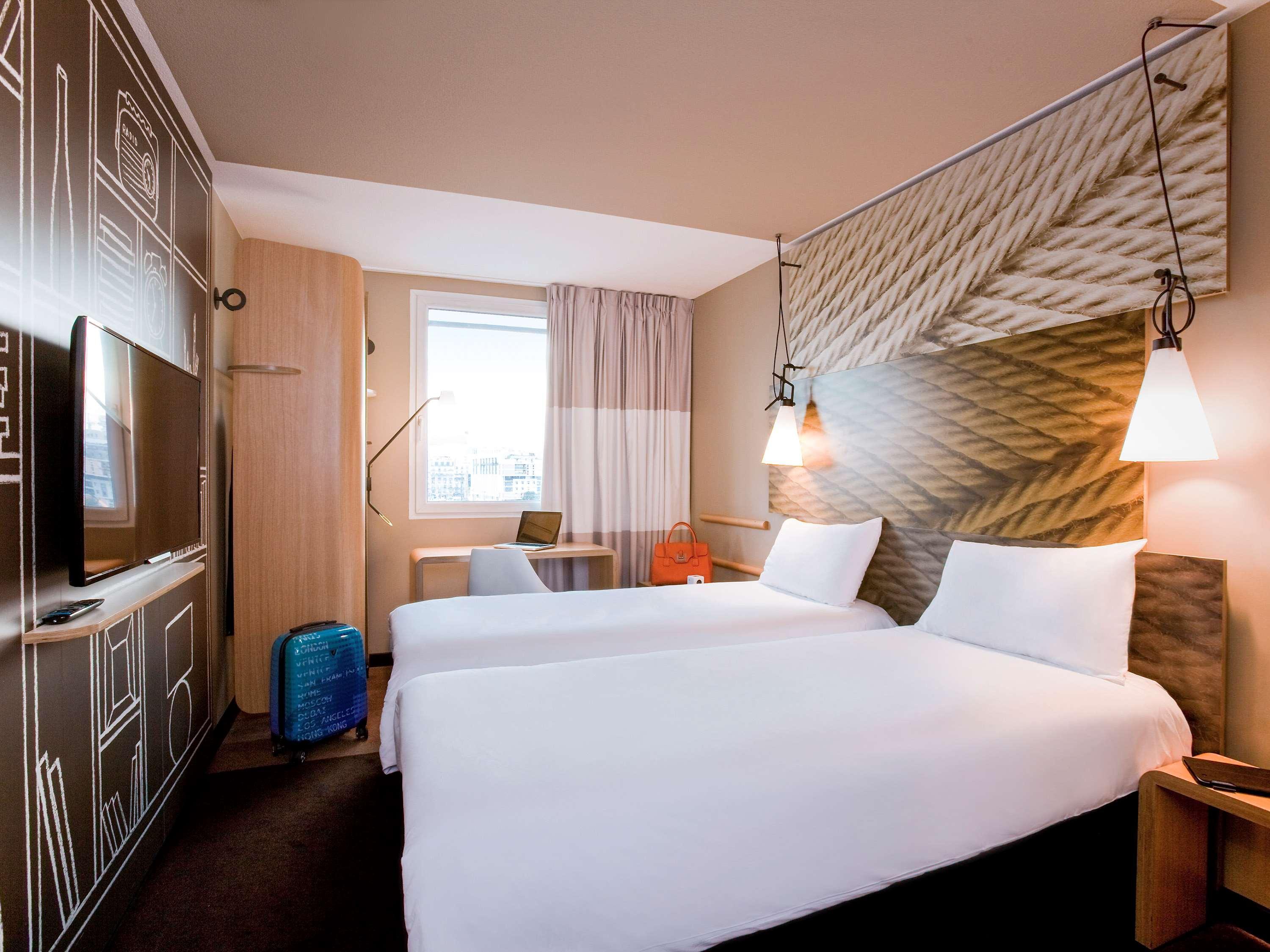 Ibis Paris Porte De Clichy Centre Ngoại thất bức ảnh