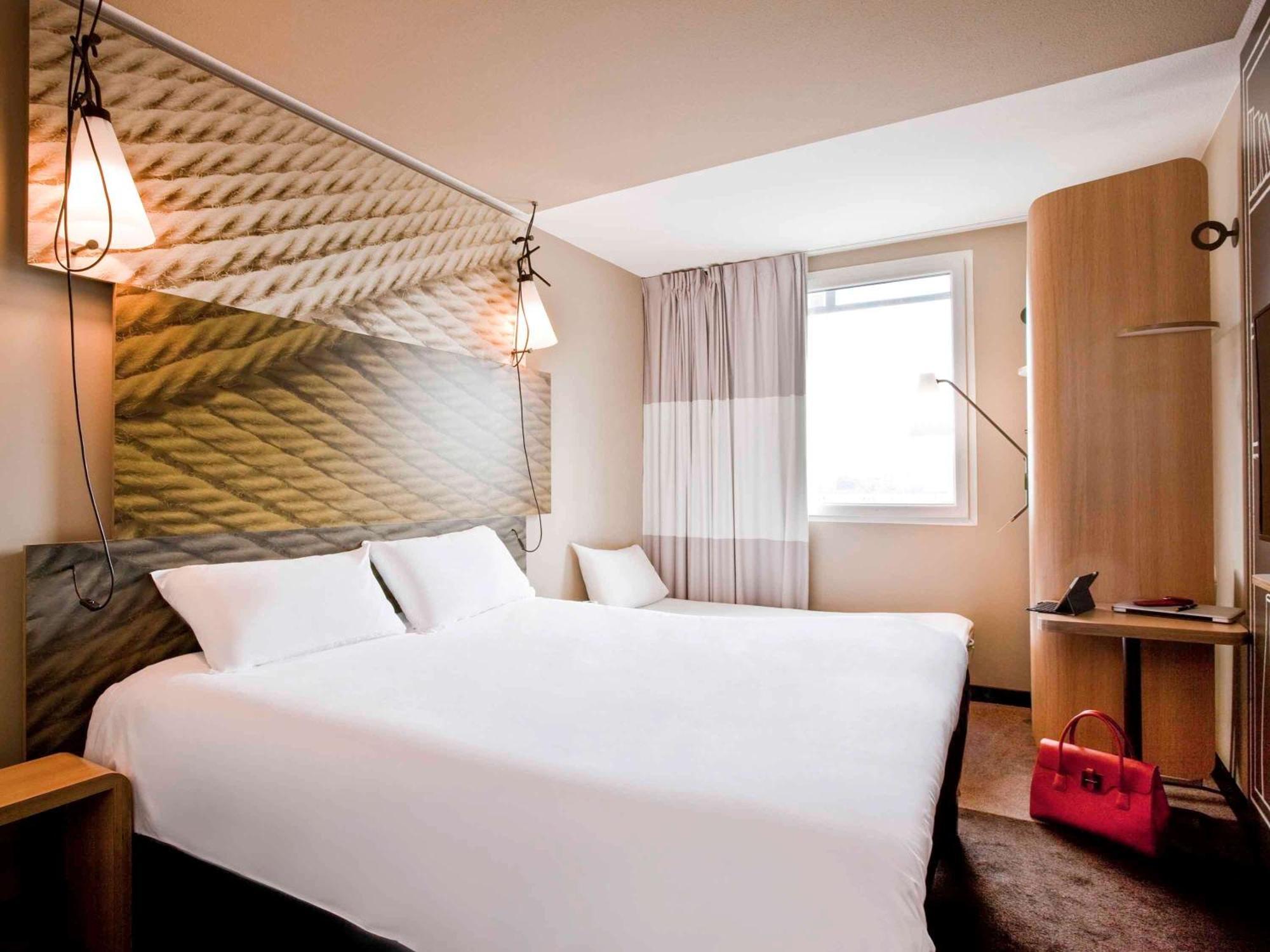 Ibis Paris Porte De Clichy Centre Ngoại thất bức ảnh